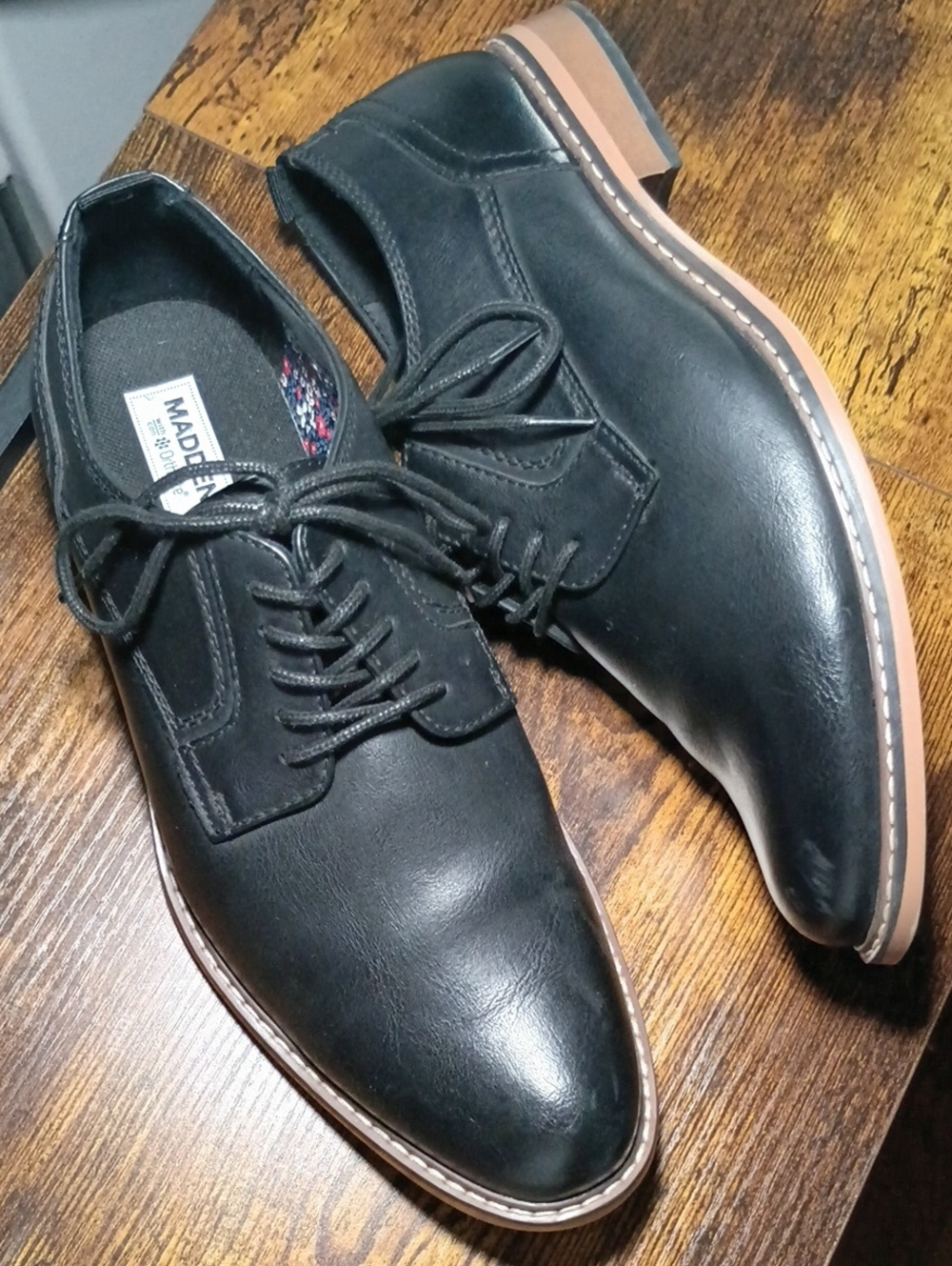 Steve Madden Black Leather Lace-Up Oxfords with Tan Welt